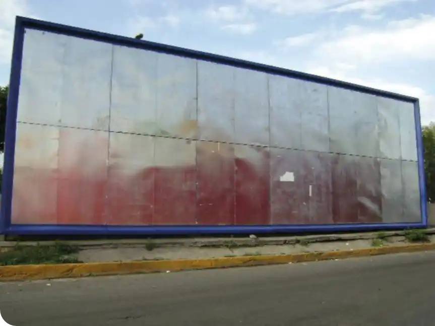 Valla publicitaria especial de gran formato, 15 por 5 metros